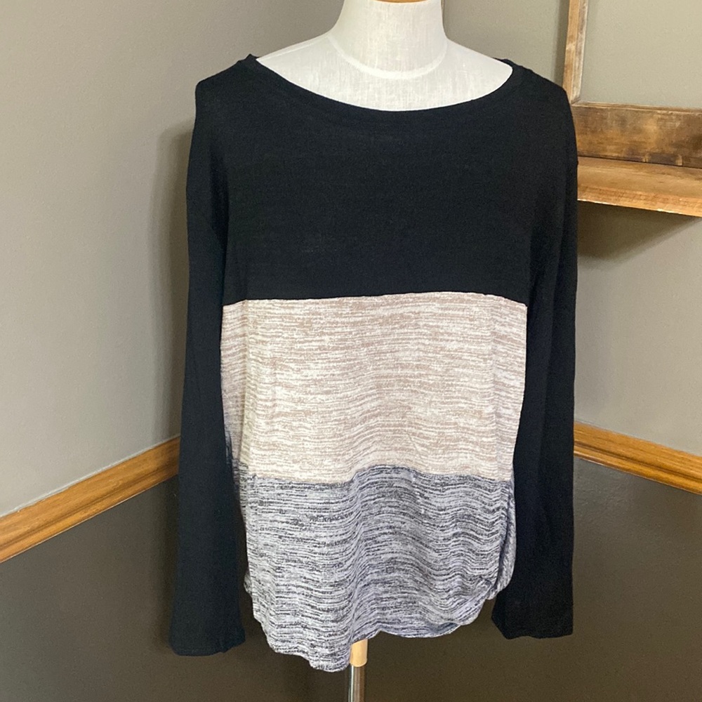 La Mode lightweight black, tan, heather gray crewneck sweater size XXL